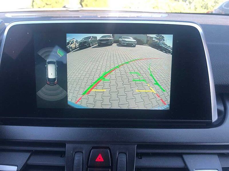 BMW 220i Active Tourer Automatik Luxury Line