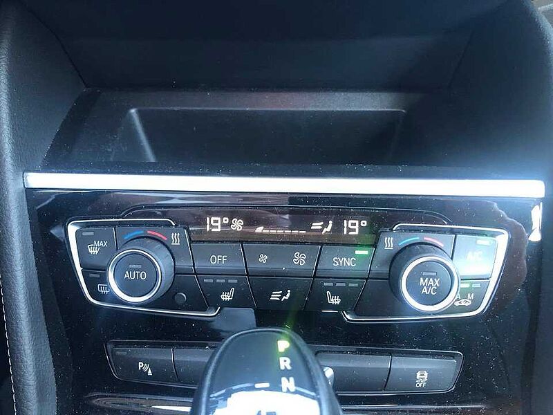 BMW 220i Active Tourer Automatik Luxury Line