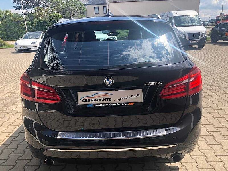 BMW 220i Active Tourer Automatik Luxury Line
