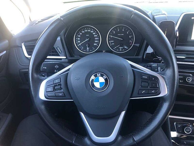 BMW 220i Active Tourer Automatik Luxury Line